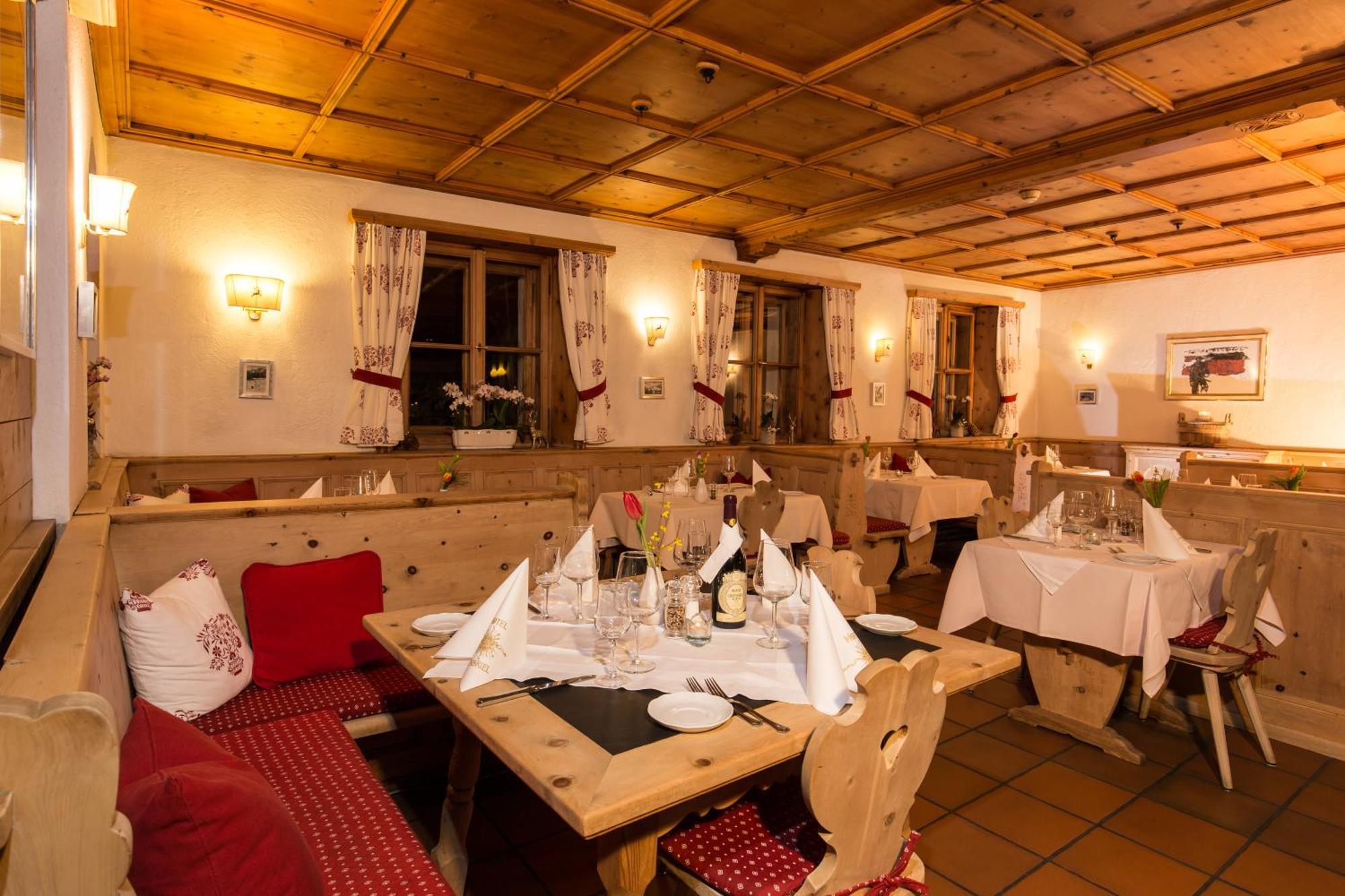 Hotel Restaurant Gabriel Scuol Bagian luar foto