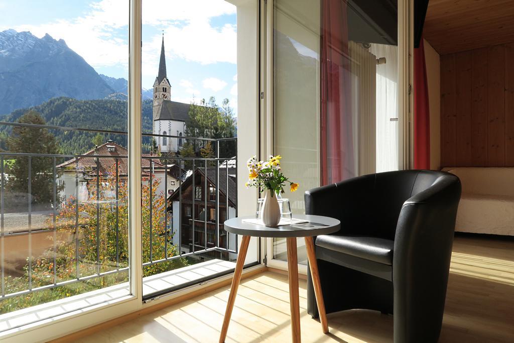 Hotel Restaurant Gabriel Scuol Bagian luar foto