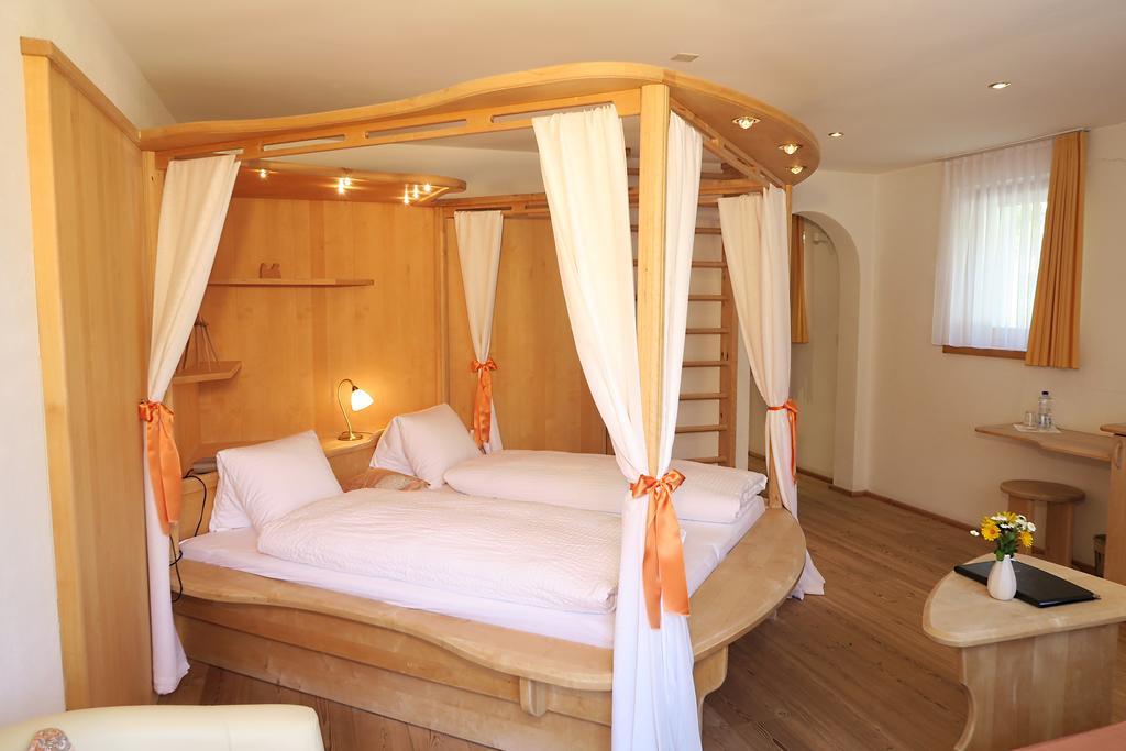 Hotel Restaurant Gabriel Scuol Bagian luar foto