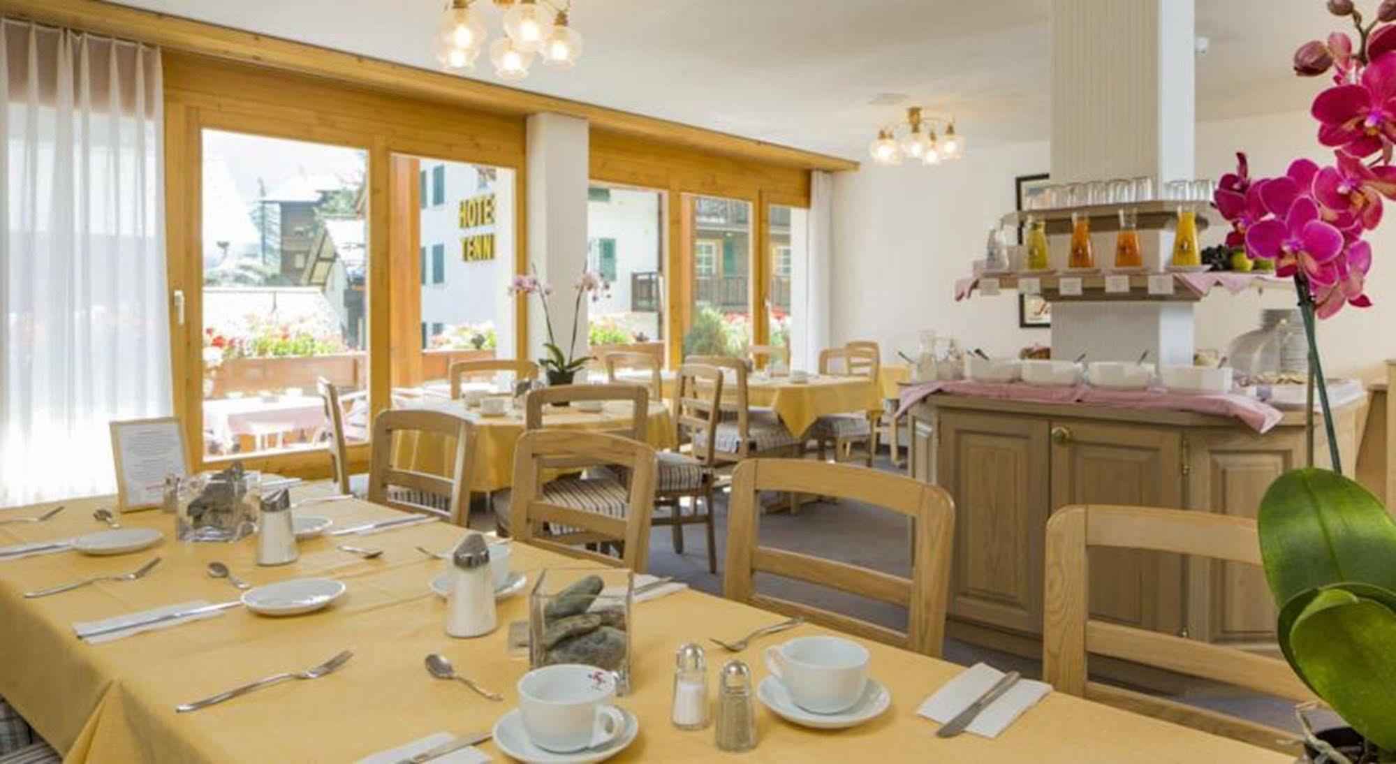 Hotel Restaurant Gabriel Scuol Bagian luar foto